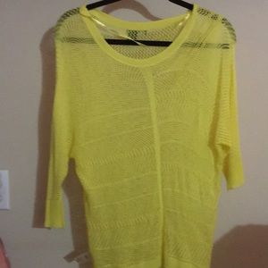🛑 DKNY yellow knit medium top